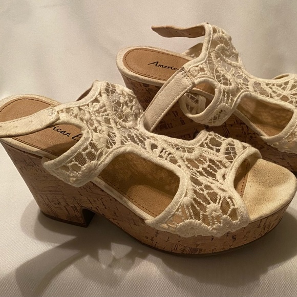 Women’s Beautiful American Eagle White Lace Sandals Summer Heels Size 6 - Picture 4 of 12
